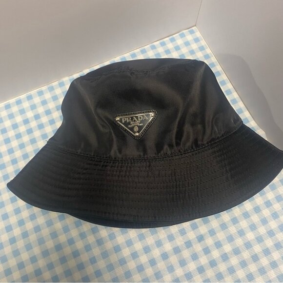 ๐ค๐ค. Prada bucket hat ๐ฅฐ๐ฅฐ - Picture 6 of 7
